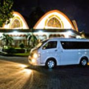 2011 Toyota Hiace Super Grandia image