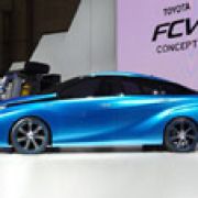 Toyota to produce hydrogen fuel cell vehicles by end of 2014 image