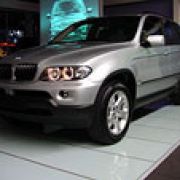 BMW releases the 2004 X5 image