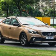 2015 Volvo V40 Cross Country 2.0L D4 image