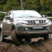 Sizing up the 2015 Mitsubishi Strada against current pickup offerings image