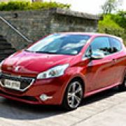 2015 Peugeot 208 GTi image