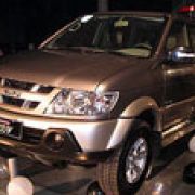 Isuzu launches 2006 Crosswind, new company website image