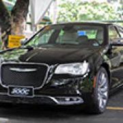 2015 Chrysler 300C update makes PH debut image