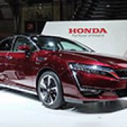 Tokyo 2015: Honda debuts the Clarity Fuel Cell image