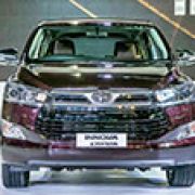 Delhi 2016: Toyota Innova Crysta launched with 2.8-liter diesel image