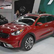 Chicago 2016: Kia Niro Hybrid Utility unveiled image
