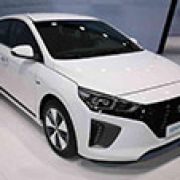 Geneva 2016: Hyundai goes electric with Ioniq hybrid image