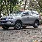 2016 Toyota Fortuner 2.4V 4x2 AT image