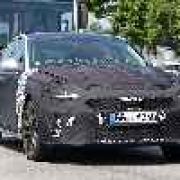 Spied: RWD Kia executive sedan caught testing image