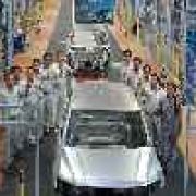 Volkswagen rolls out first LWB Tiguan test body image