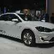 LA 2016: Refreshed Volkswagen e-Golf gets more power, better range image
