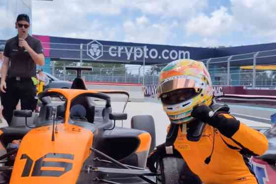 Bianca Bustamante scores first F1 Academy podium in Miami GP image