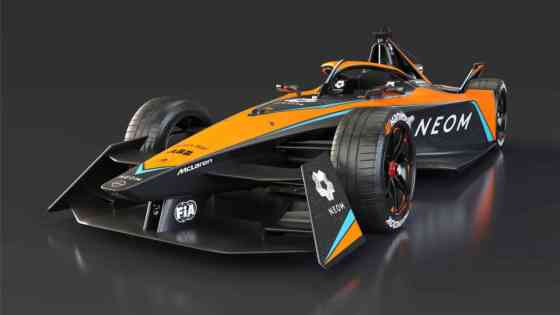 Bianca Bustamante to test new Formula E car with McLaren image