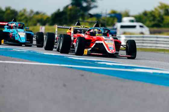 I&ntilde;igo Anton wins Rookie Championship in 2025 F4 SEA image