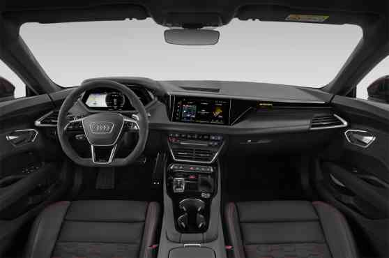 Audi RS E-Tron image