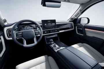 2024 BAIC B60 Beaumont 2.0 Liter rEV image