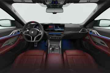 2021 BMW 4 Series 420i Coupe Model Advantage image