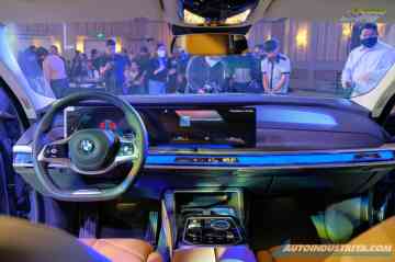 2023 BMW 7 Series 735i Pure Excellence image