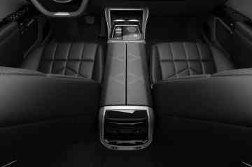 2023 BMW i7 xDrive60 Pure Excellence image