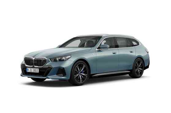 BMW i5 Touring image