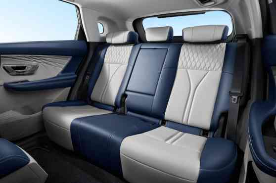 Dongfeng Aeolus Huge Hybrid image