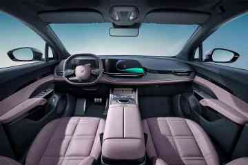 2025 Hongqi E-HS7 Flagship image