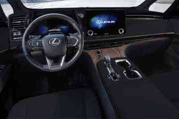 2024 Lexus LM 350h 7-seater image