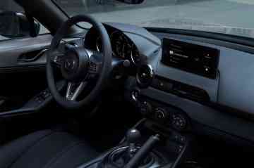 2024 Mazda MX-5 Soft Top 2.0-L MT Tan Top Tan Nappa Leather image