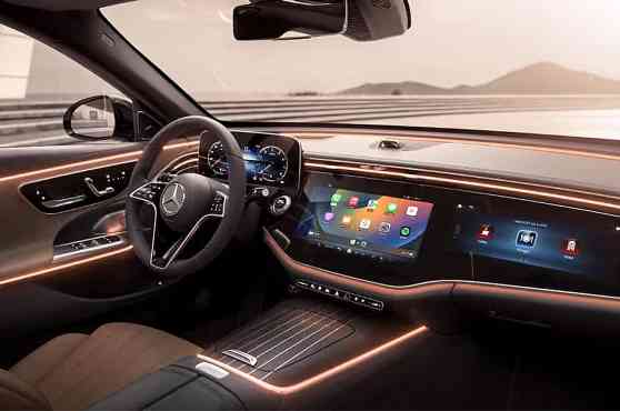 Mercedes-Benz E-Class PHEV image