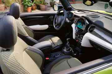 2022 Mini Convertible John Cooper Works A/T image