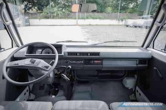 Mitsubishi L300 image