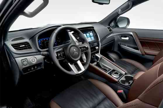 Mitsubishi Montero Sport Black Series image