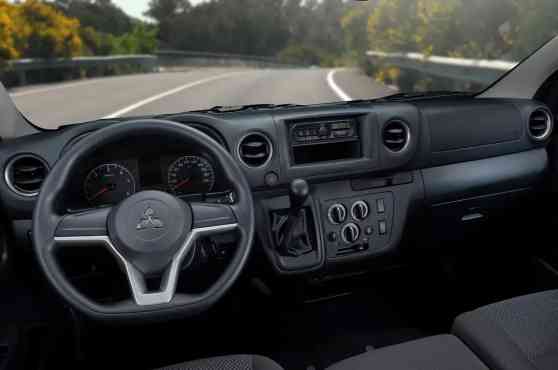 Mitsubishi Versa Van image