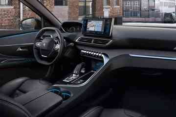 2024 Peugeot 5008 Active image