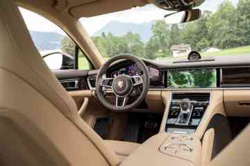 2019 Porsche Panamera 3.0L V6 image