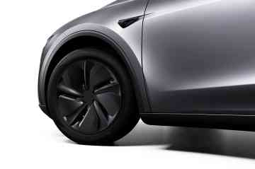 2025 Tesla Model Y Long Range AWD image