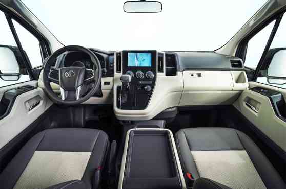 Toyota Hiace GL Grandia Tourer image