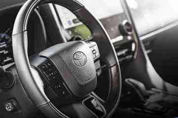 2024 Toyota Alphard 2.5 HEV CVT Platinum White Pearl Mica image