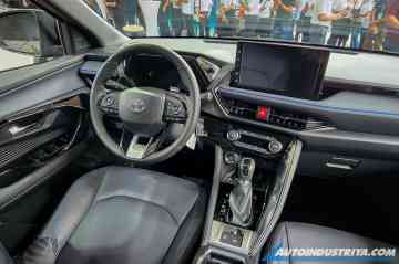 2024 Toyota Yaris Cross 1.5 SE HEV CVT image