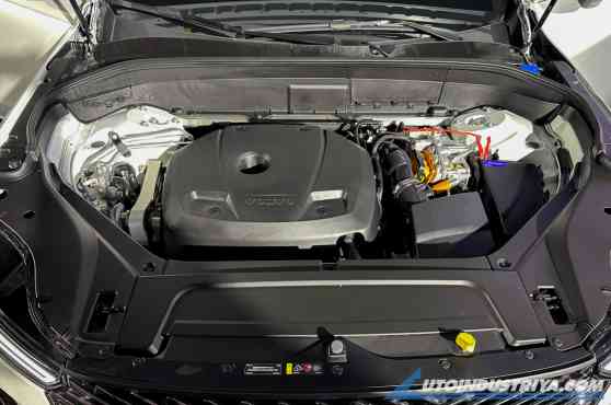 Volvo XC60 PHEV image