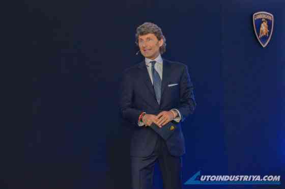 Lamborghini Manila opens its (scissor) doors image