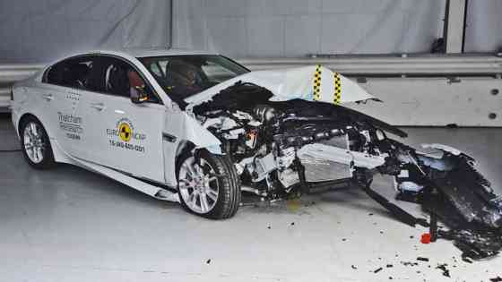 Crashing cars for science: Safety ratings explained image