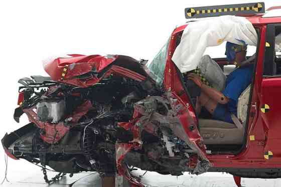 Crashing cars for science: Safety ratings explained image