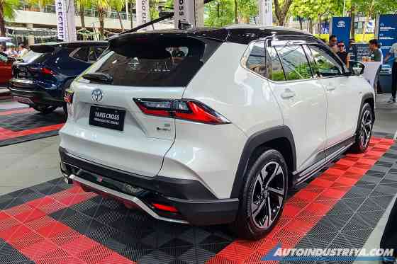 Toyota blue halo hybrid badge will soon be a thing of the past image