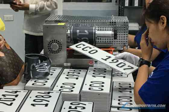 LTO clarifies: 60-day deadline intended for dealers, LTO officials image