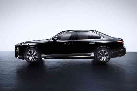 BMW reveals all-new armored i7 and 7 Series Protection image