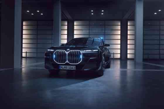BMW reveals all-new armored i7 and 7 Series Protection image