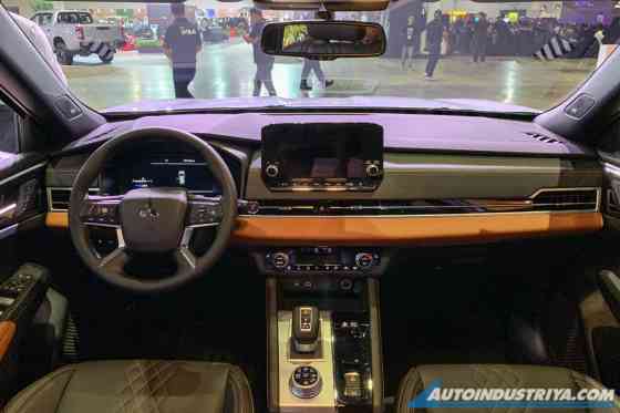 2024 Mitsubishi Outlander PHEV previewed for PH image
