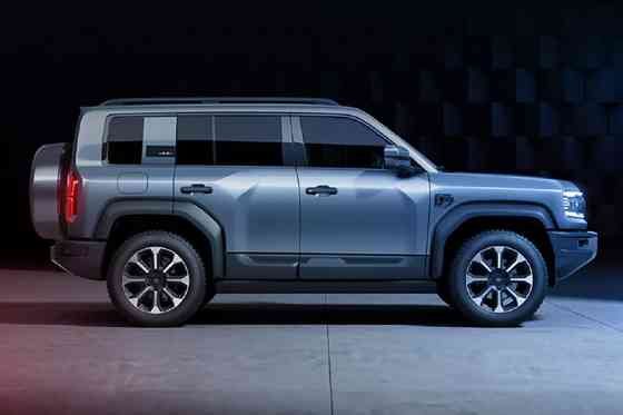 BYD's Leopard 5 SUV looks like the all-new Land Cruiser Prado BYD's Leopard 5 SUV looks like the all-new Land Cruiser Prado image